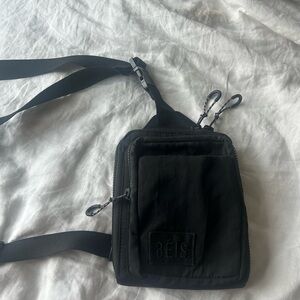 BEIS Black Belt Bag sport sling